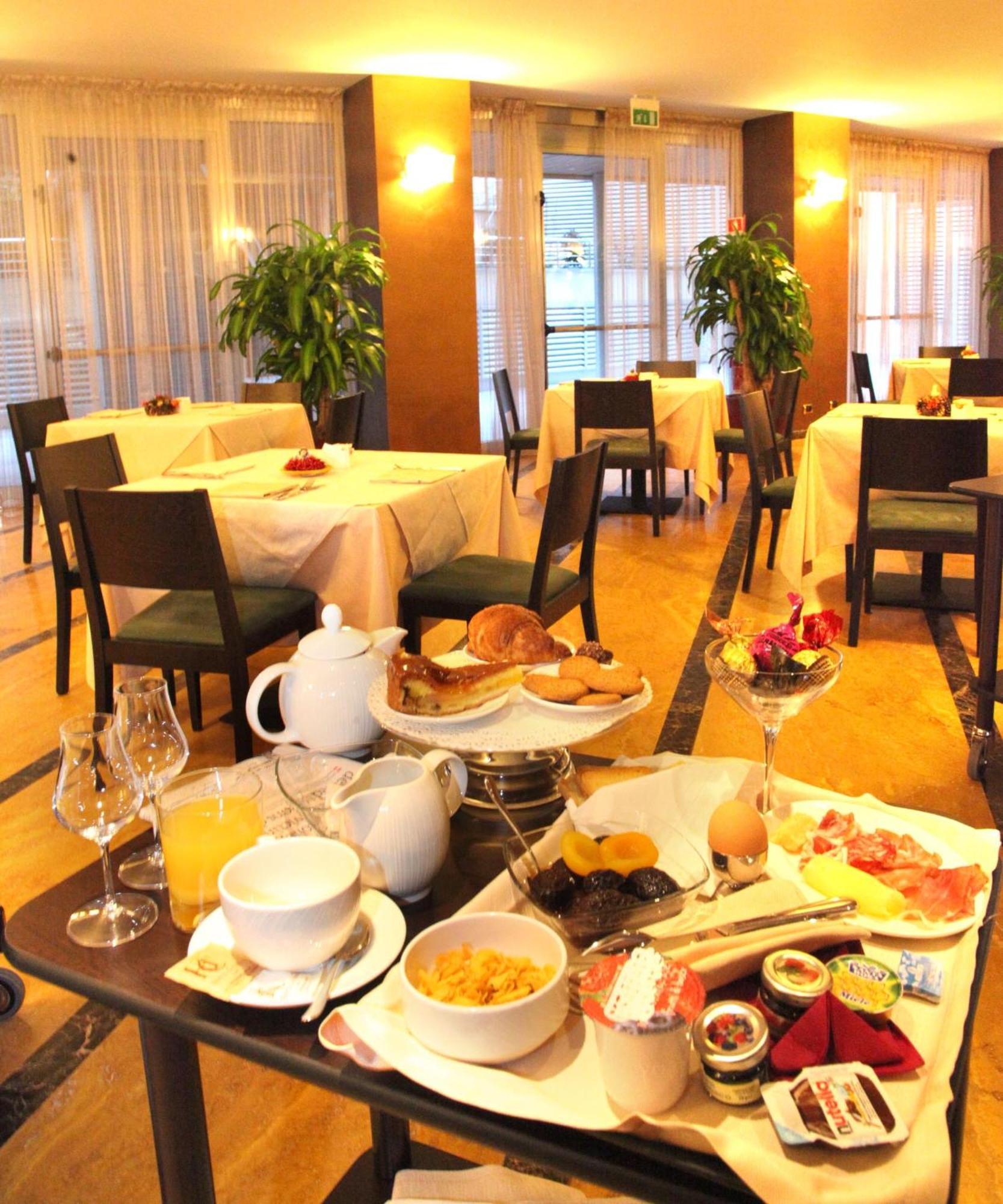 Hotel Calissano Alba  Ngoại thất bức ảnh