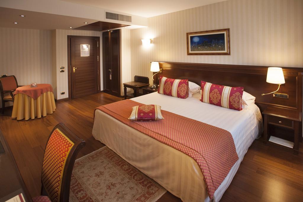 Hotel Calissano Alba  Ngoại thất bức ảnh