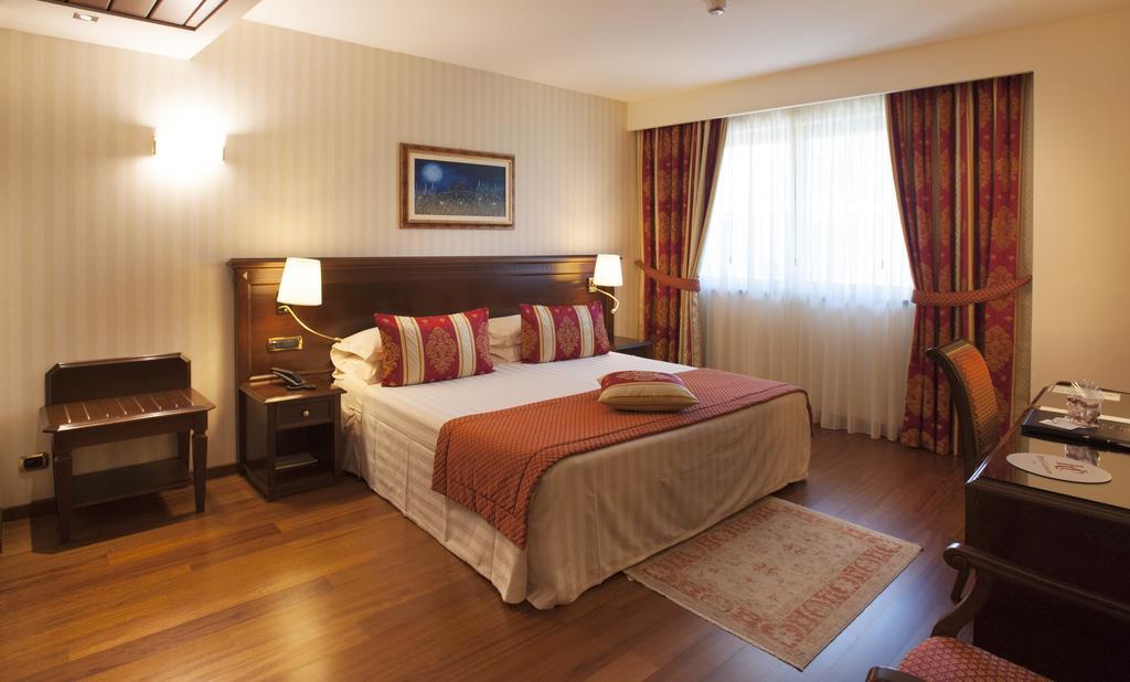 Hotel Calissano Alba  Ngoại thất bức ảnh
