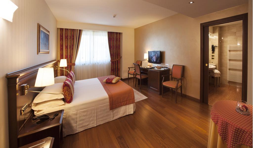 Hotel Calissano Alba  Ngoại thất bức ảnh