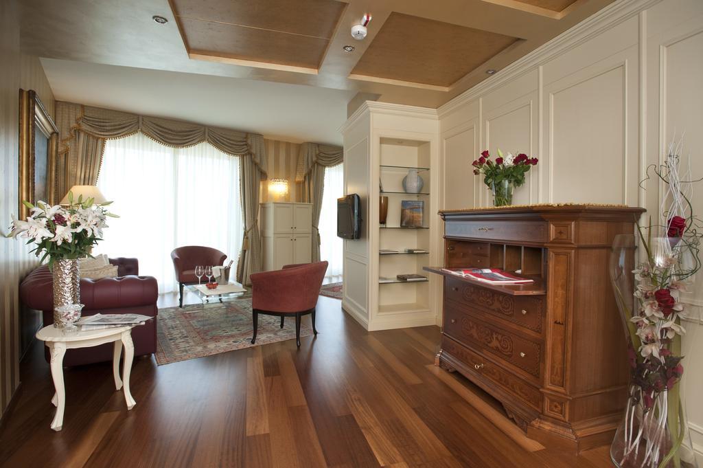 Hotel Calissano Alba  Ngoại thất bức ảnh