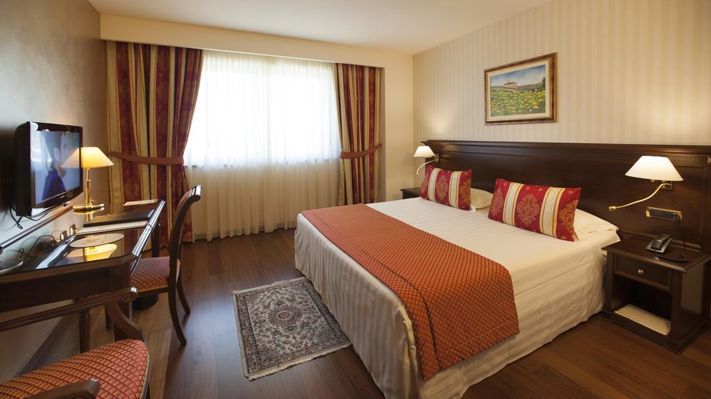 Hotel Calissano Alba  Ngoại thất bức ảnh
