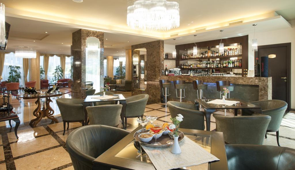 Hotel Calissano Alba  Ngoại thất bức ảnh