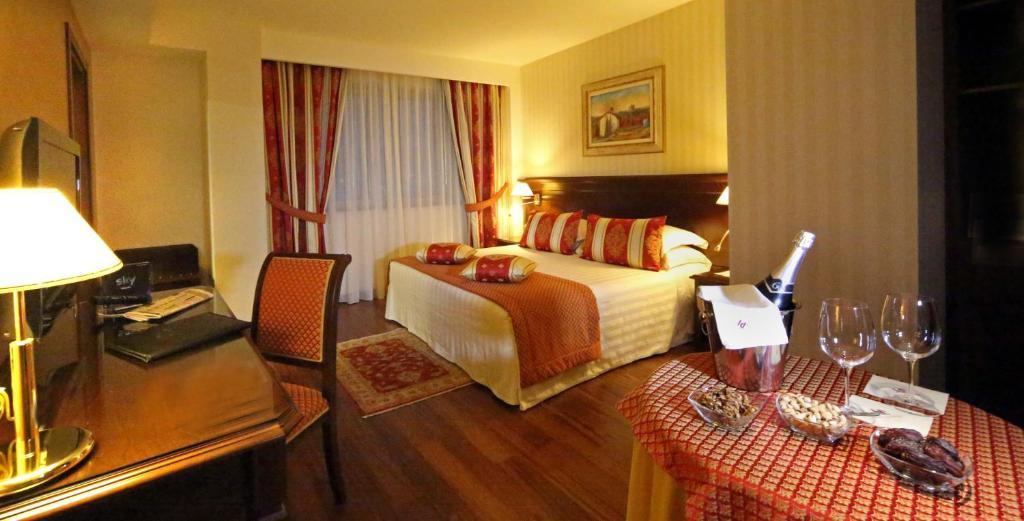 Hotel Calissano Alba  Phòng bức ảnh