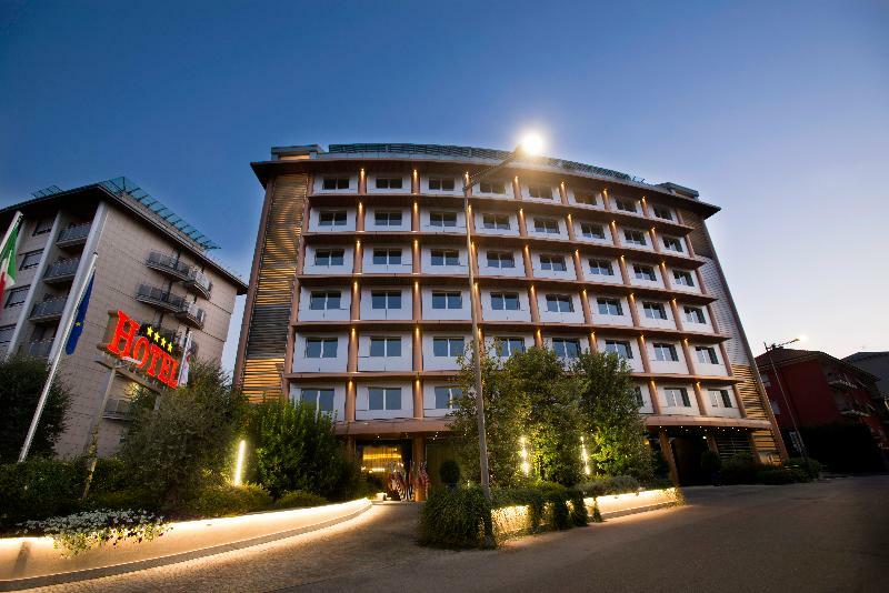 Hotel Calissano Alba  Ngoại thất bức ảnh